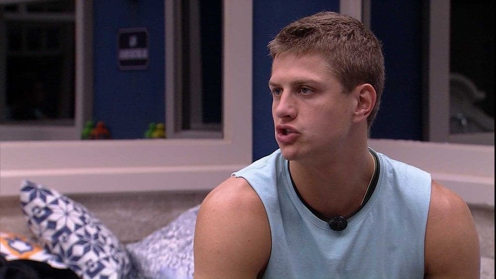 BBB20: Só não "comeu" pois não estava com fome e individualismo; motivos para querer Lucas fora da casa