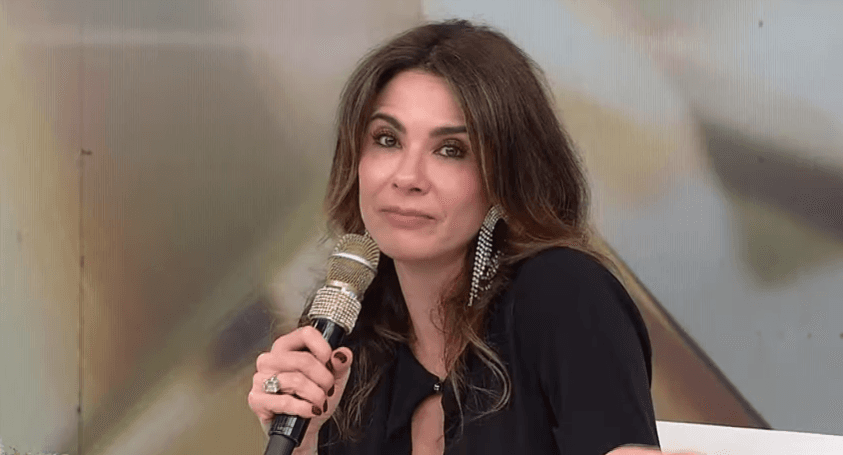 Luciana Gimenez passa do ponto, confessa que fez sexo em cima do palco e entrega detalhes