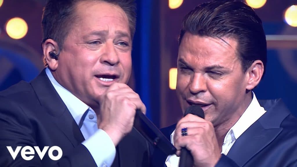 Após briga nos bastidores, Eduardo Costa e Leonardo anunciam novo Cabaré e surpresa para público vaza