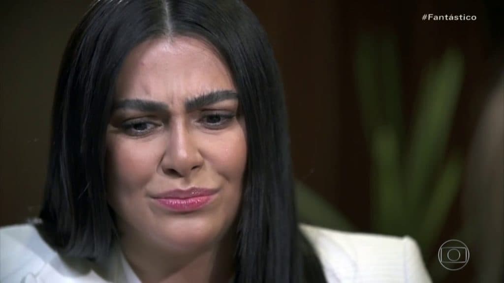 Após plástica, Cleo surge em foto com atriz e público se assusta: "Acabou com o rosto dela"