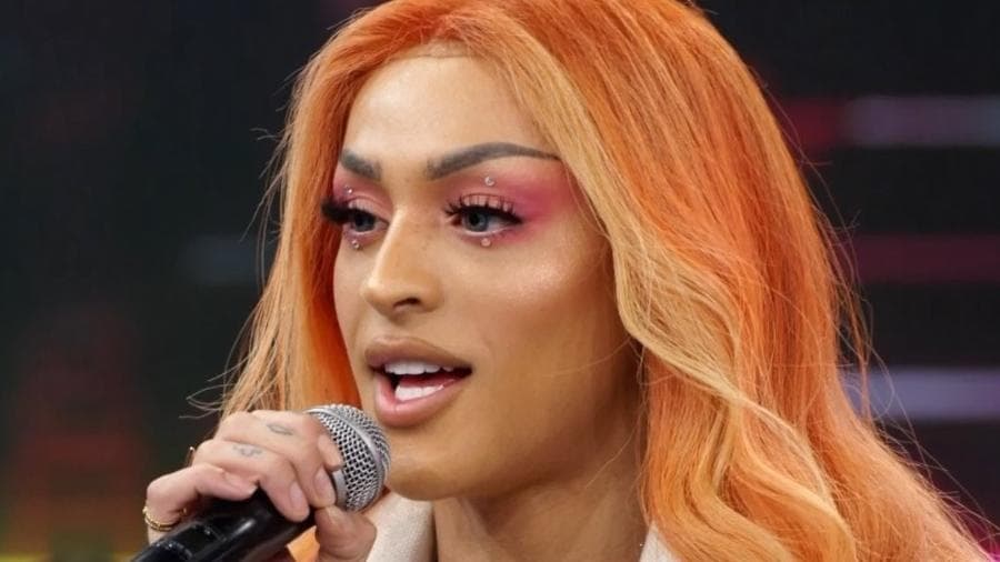 Pabllo Vittar surge sensual em foto, calcinha fica atolada no bumbum e tamanho da parte íntima impressiona