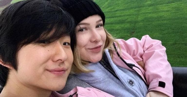 BBB20: Esposa de Pyong se manifesta pela primeira vez após dar à luz e apresenta o filho