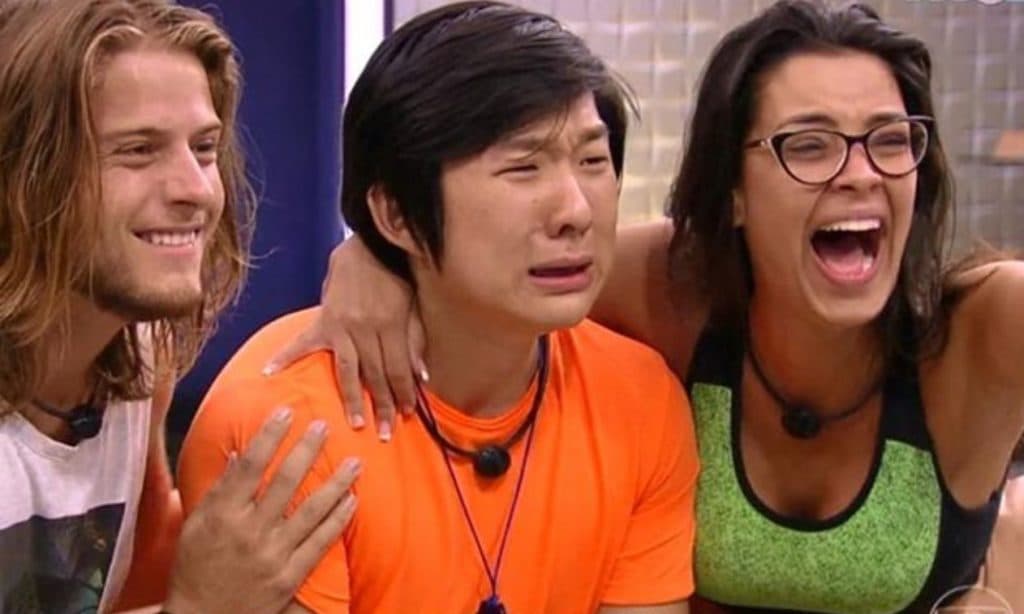 Pyong é desmascarado minutos após ver o filho e público pede saída imediata: "Mercenário"