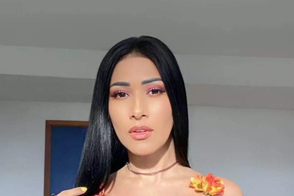 Evangélica, Simaria choca ao aparecer com seios à mostra no Carnaval, mas se nega a cantar música de Iemanjá
