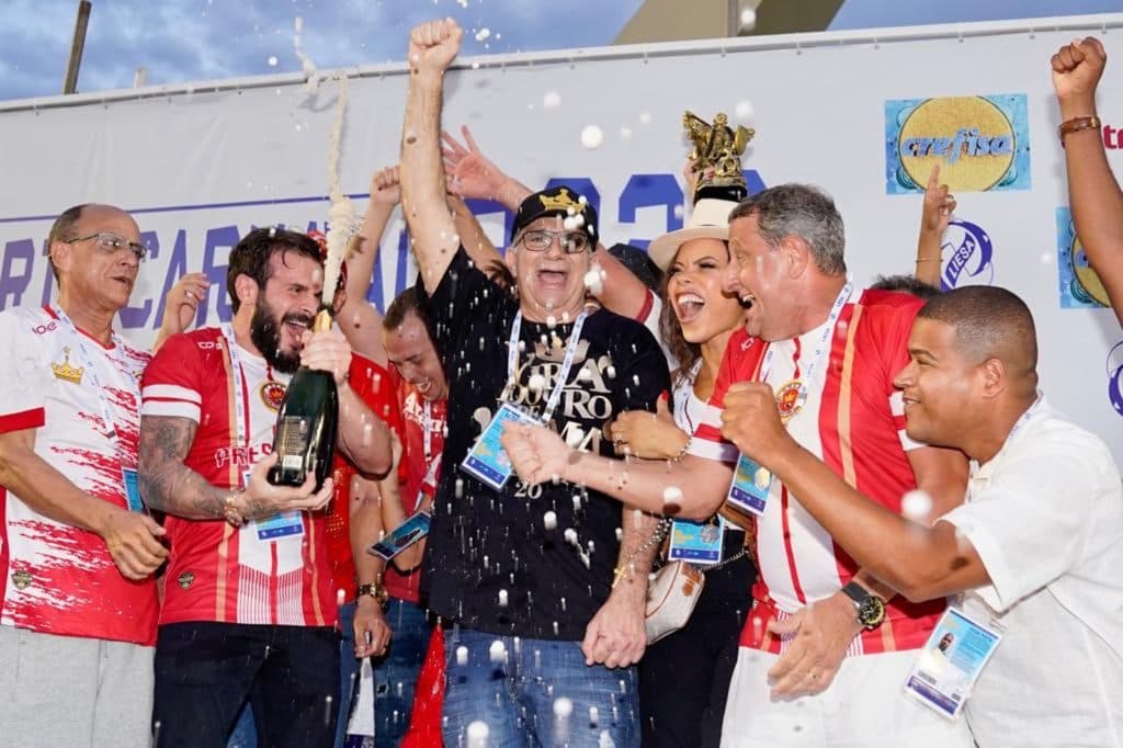 Viradouro se consagra a campeã do carnaval 2020 do RJ; rainha de bateria se emociona
