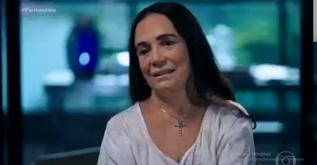 Ator da Globo cospe no prato que comeu, detona a Record e alfineta Regina Duarte