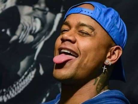 Após foto horrorosa, Léo Santana surge com roupa colada e solta bomba: "Para vocês"