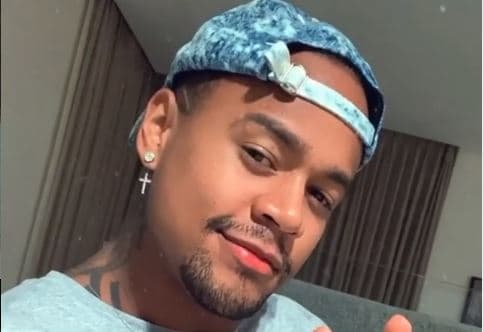 Léo Santana pega público de surpresa após separação e surge com cantora gata: "Que lindos"
