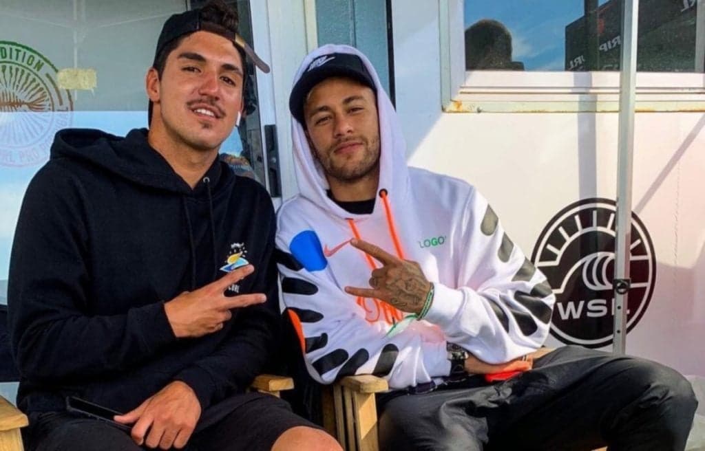 Neymar interrompe Altas Horas e faz pergunta íntima para Gabriel Medina: "Essa já fiz pra ele"