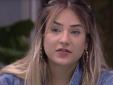 Gabi desabafa com Mari, reclama da atitude de Flay e lamenta: "Não estava falando comigo"