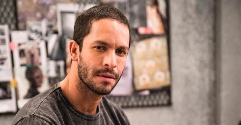 Rainer Cadete surgiu completamente pelado em uma foto nas redes sociais
