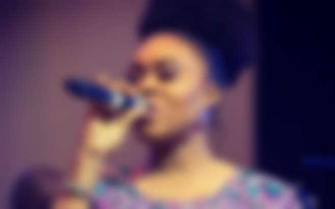 Tragédia! Cantora morre durante cirurgia mal sucedida; saiba tudo