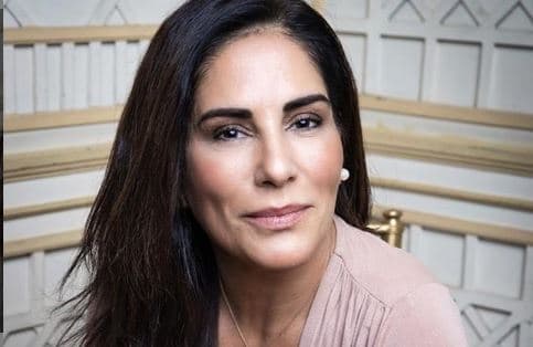 Glória Pires se despede da Globo e emociona público com adeus: "Chega ao fim"