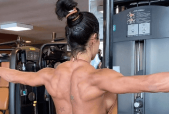 Amada? Gracyanne Barbosa aparece para malhar “pelada”, deixa tudo exposto e internautas soltam o verbo: “Exagerou”