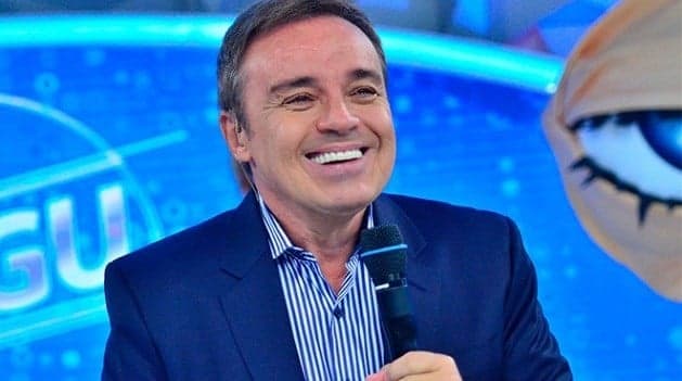 Parente de Gugu ganha programa e é anunciado como substituto do apresentador: "Volta da banheira"