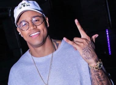 Léo Santana surge em recuperação e público se assusta com foto sem camisa: "É tudo grande nele"