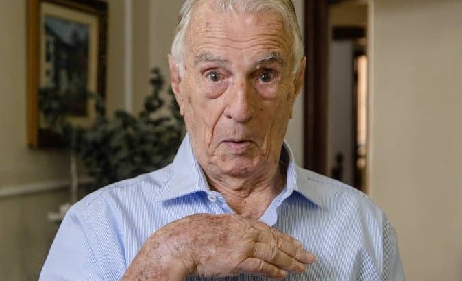 Eterno Seu Peru, Orlando Drummond, aos 100 anos, posa com pet em casa durante quarentena; confira