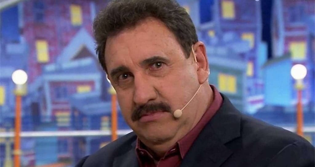 Ratinho tem programa cancelado no SBT após ter surto e defender Bolsonaro ao vivo