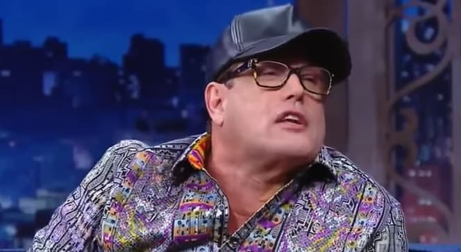 Oi? Sérgio Mallandro vive namoro com garota que é 35 anos mais nova e causa verdadeiro choque: “Que horror”