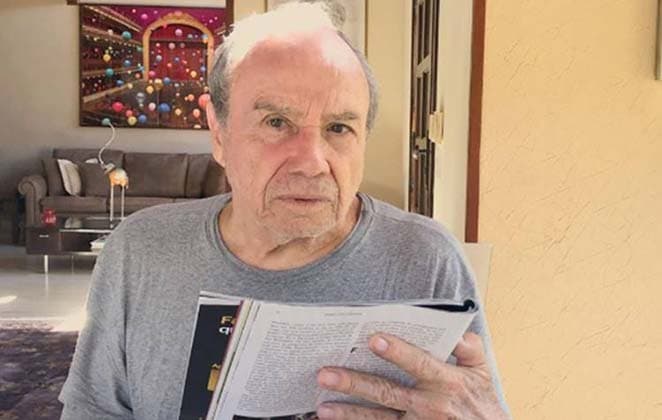 Stênio Garcia, após perder tudo o que tinha, acaba sendo demitido e escorraçado da Globo