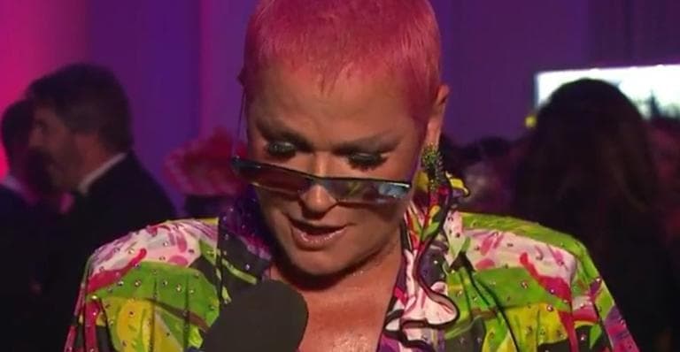 Xuxa é obrigada pela Record a mudar cor do seu cabelo e Sasha fica revoltada com atitude da emissora