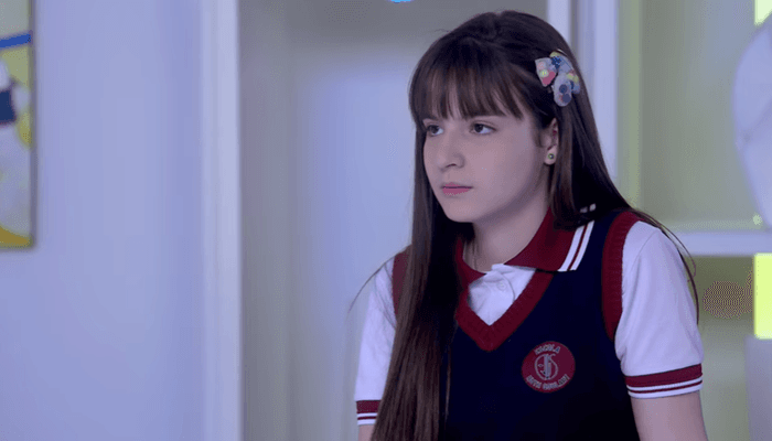 Globo quebra protocolo e cita As Aventuras de Poliana em jornal