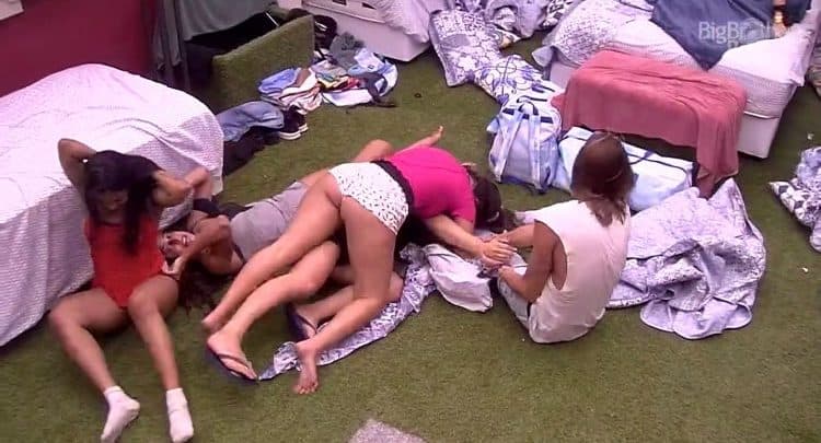 Gizelly é 'cancelada' após assediar brother e pode ser expulsa do BBB a qualquer momento