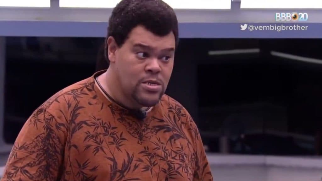 Babu reclama das perdas constante de estalecas durante conversa com Flay: "Não sei como vocês aturam"