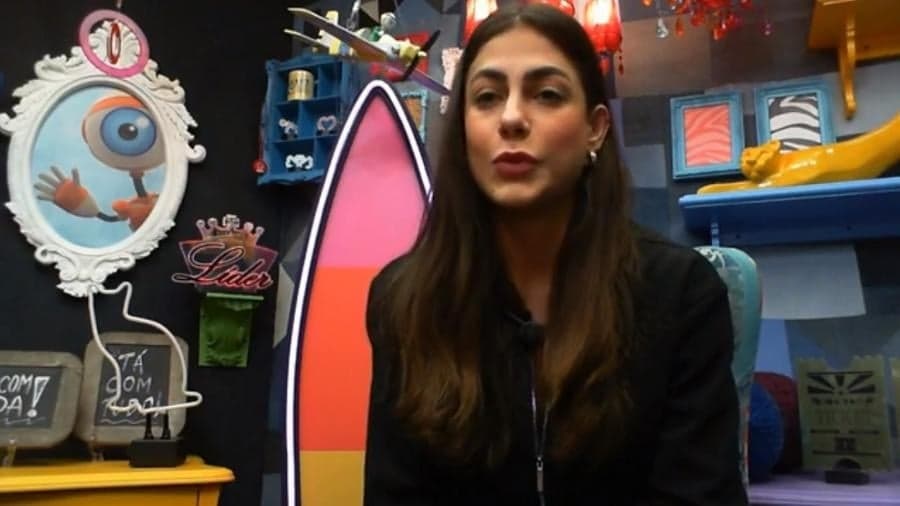 BBB20: Após ser atacada por instigar zoofilia, Mari Gonzalez suplica perdão: "Espero que possam me perdoar"