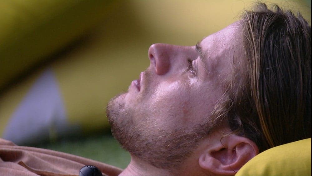BBB20: Daniel cai no choro após fala machista e ser detonado por sisters