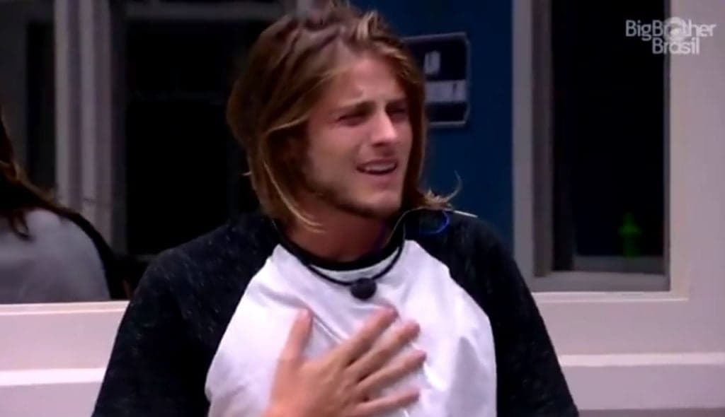 Coronavírus? Daniel sente febre forte e falta de ar, é atendido e futuro do BBB20 corre sério risco