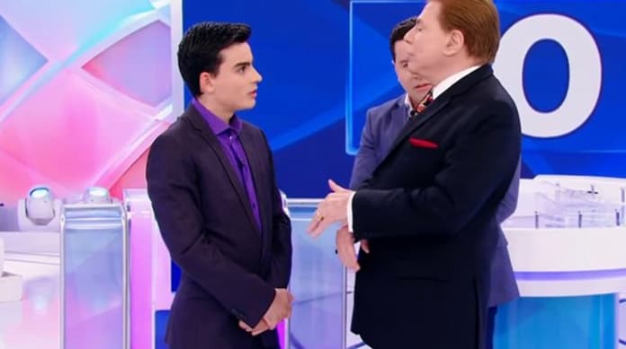 Após denuncia de assédio, Dudu Camargo sofre com decisão do SBT e Silvio Santos deve definir seu futuro