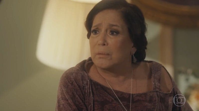 Éramos Seis: Emília tem redenção final e decide se livrar de tormento do passado