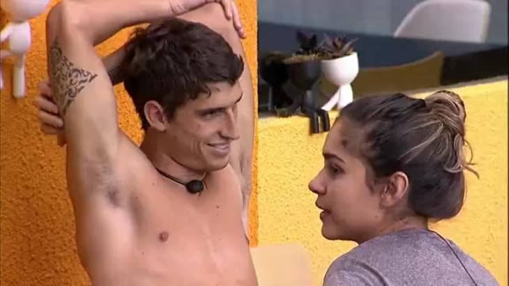 Gizelly fala sobre momentos a sós com Prior e revela: "Muito intenso"