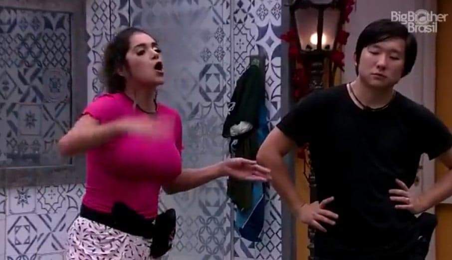 Gizelly pega em parte íntima de Pyong, é punida severamente e público reage: "Se fosse o contrário?"