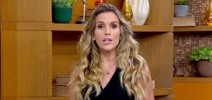 http://tvfoco.uai.com.br/wp-content/uploads/2015/05/Daniela-Mercury.jpg