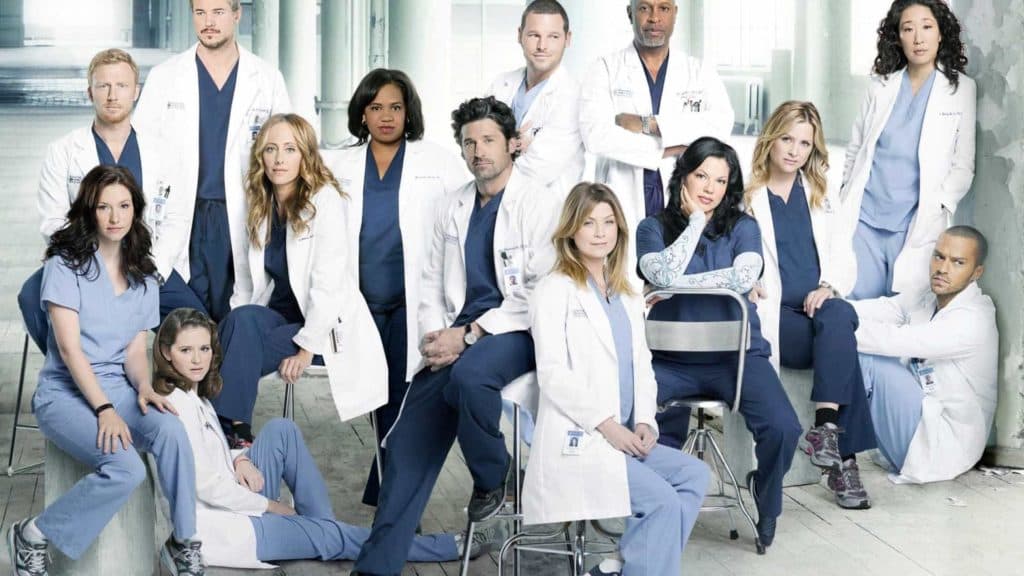 Grey's Anatomy é interrompida por surto de coronavírus e gravações de nova temporada são suspensas