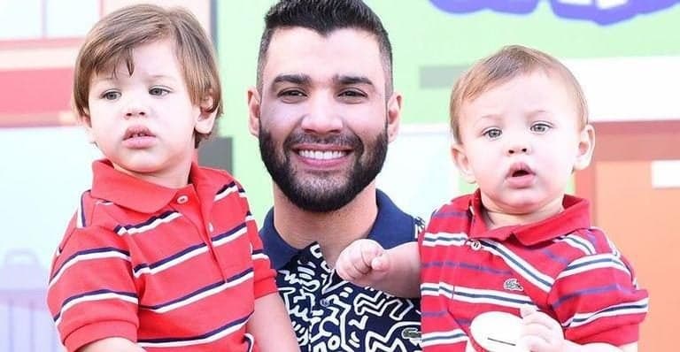 Gusttavo Lima surge em brincadeira com os filhos e recebe aviso: "Vai ralar o joelhos das crianças"