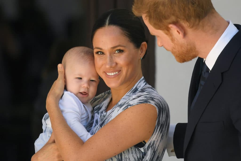 Príncipe Harry e Meghan Markle prezam pela saúde e ficam em quarentena após surto do Covid-19