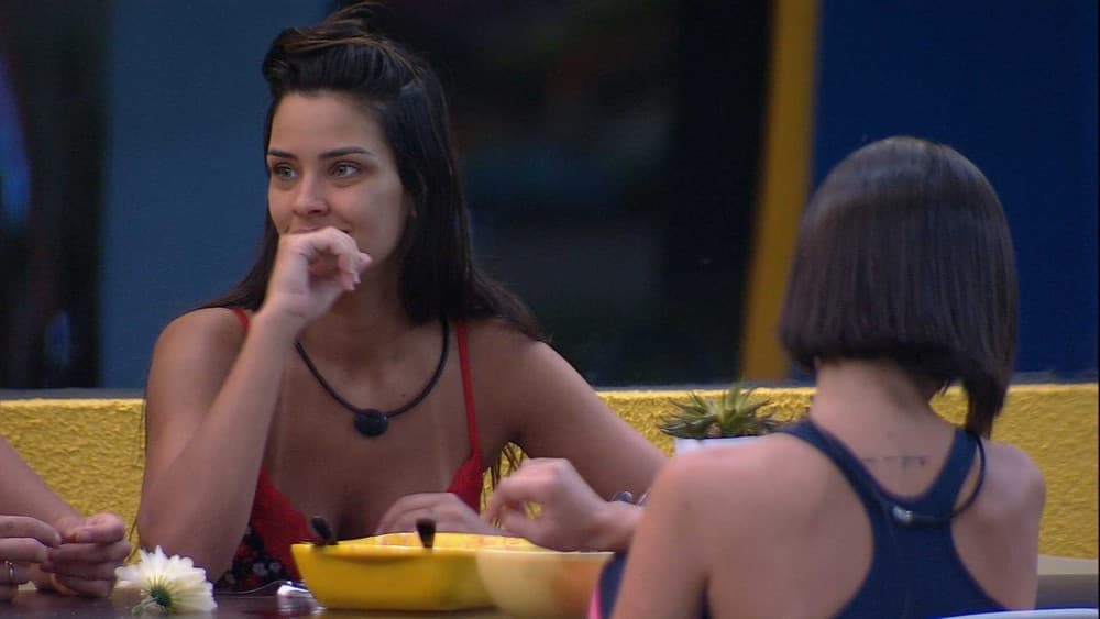 BBB20: Ivy revela sentimento reprimido entre sisters: "Quer dar uns beijões"