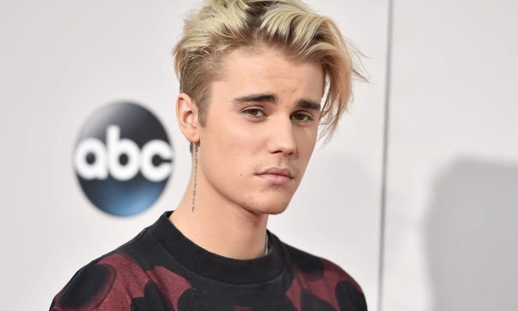 Furioso, Justin Bieber detona seguidora que defende Donald Trump: “Que tal você se f****?”