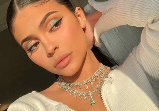 Kylie Jenner quebra o silêncio, surpreende e fala sobre mandar nudes