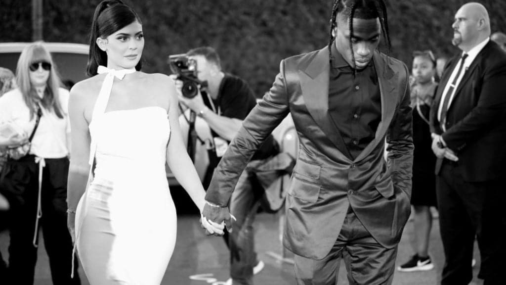 Eita! Kylie Jenner solta o verbo sobre traição e comenta status de relação com Travis Scott: "Que se f*da”