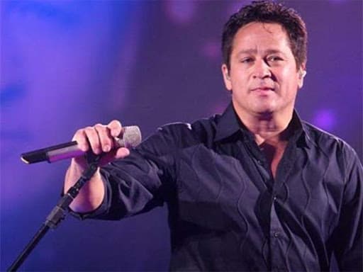 Leonardo posta foto íntima na flor da idade e público reage: "Não tô sabendo lidar"