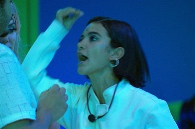 Manu Gavassi perde a cabeça no BBB, parte para cima de Victor Hugo e brother insinua agressão
