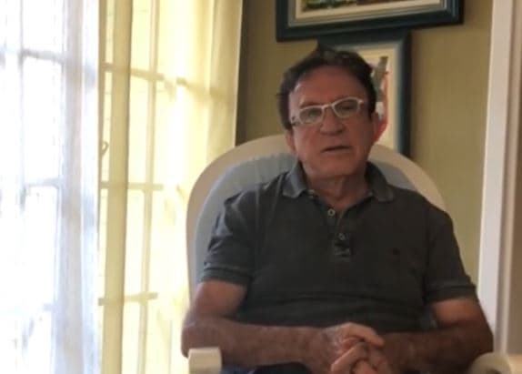 Moacyr Franco tem luta pela vida após doença revelada e sufoco em hospital vira motivo de confissão