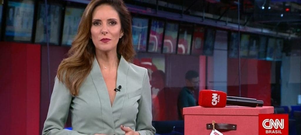 Monalisa Perrone é ridicularizada pelo público após trocar palavras na CNN Brasil: "Tá perdida"