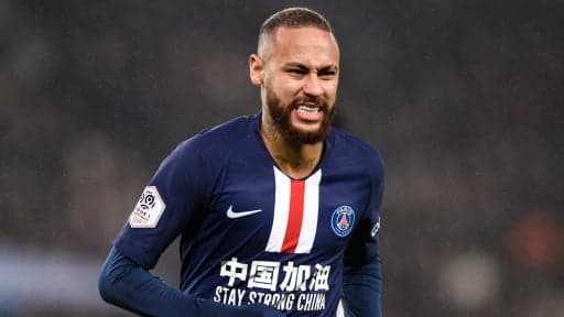 Neymar surge se declarando após anos solteiro e romance com cantora bonitona é anunciado