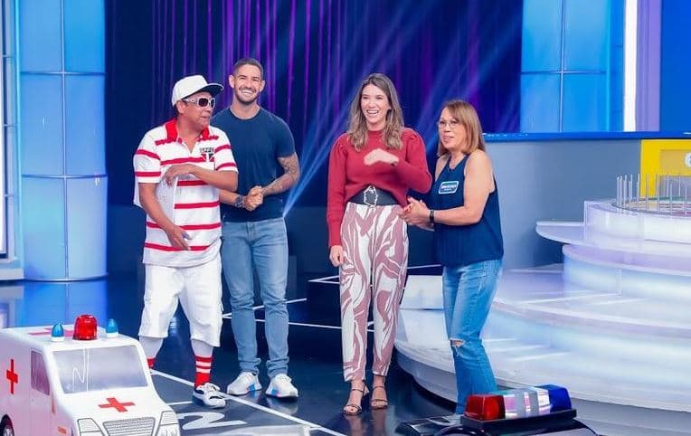 Anúncio de gravidez? Rebeca Abravanel grava com Pato a portas fechadas no SBT e elimina plateia do Roda a Roda