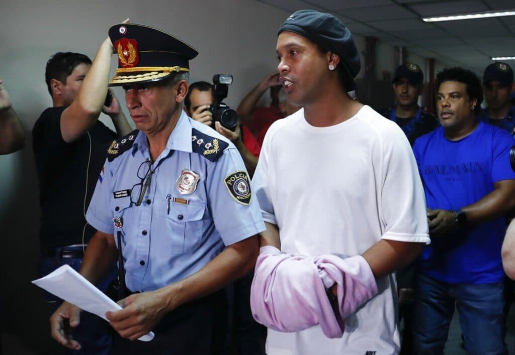 Ronaldinho Gaúcho tem prisão definitiva decretada pela justiça do Paraguai